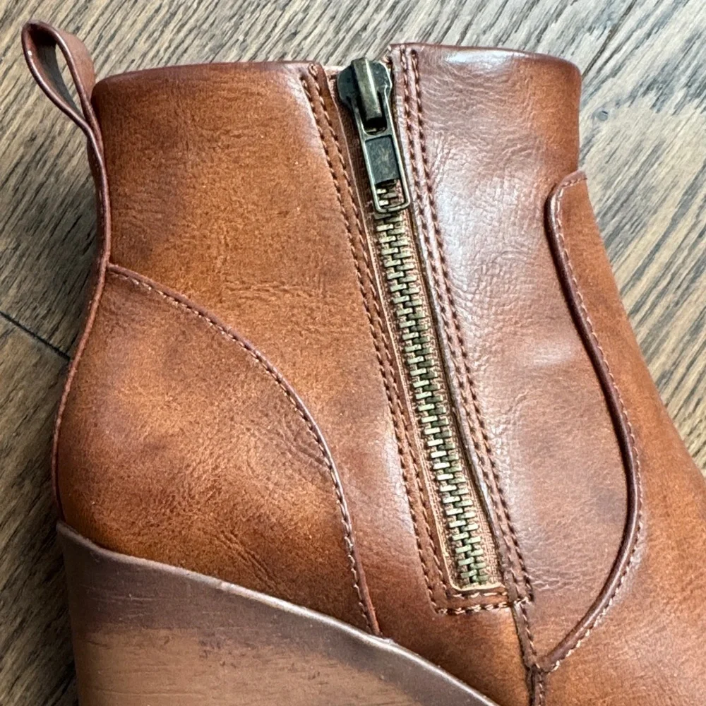 boc born Chestnut Brown Platform Ankle Boots 6 - Picture 5 of 9
